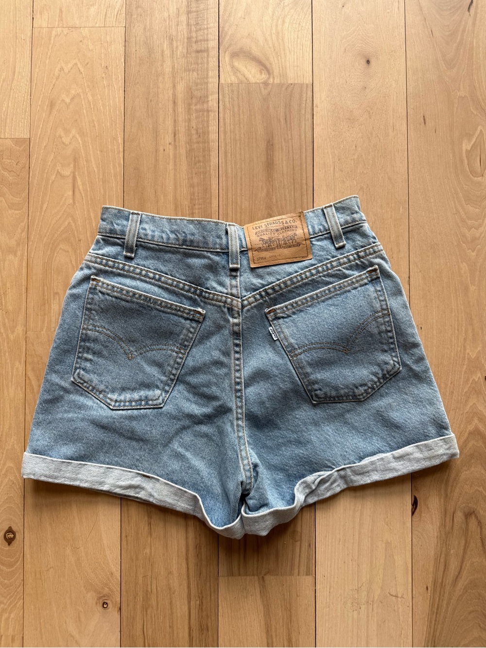 Vintage Levi's Women's Light Blue Rolled Hem Denim Shorts USA
